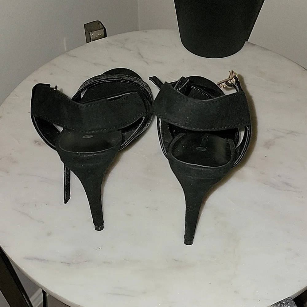 Black Women's Sandals